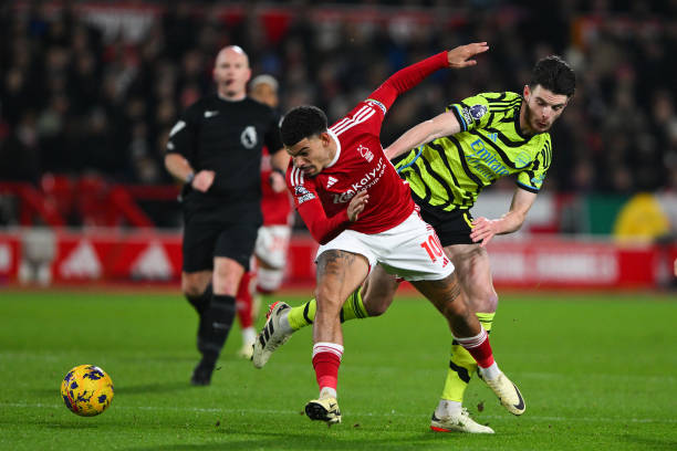 成为决定其 成为决定其